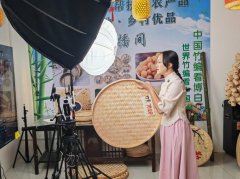 新圩镇这家玩具厂有50多